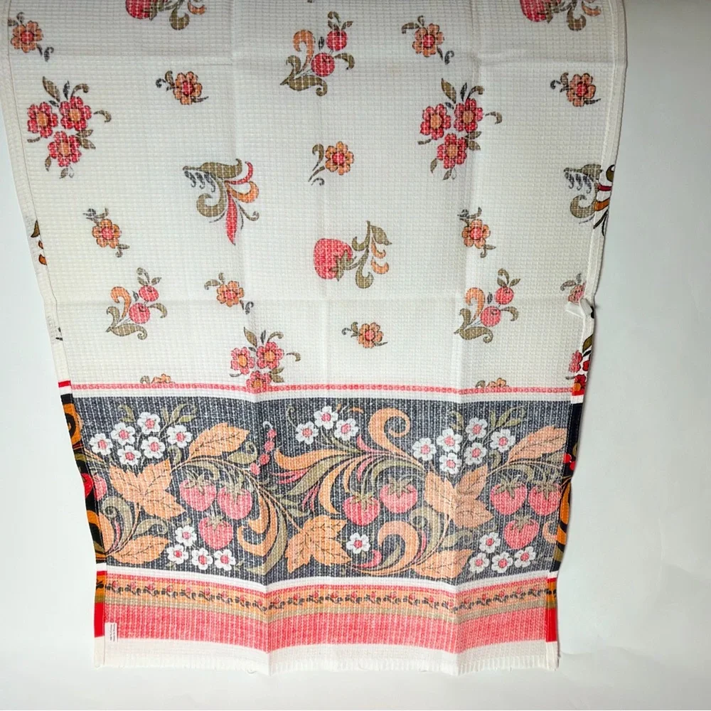 Khokhloma Pattern Strawberry Tea Towel New without Tags